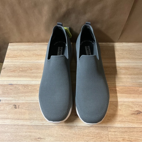 New! Men’s Skechers Go Walk Max Modulating Shoes Sneakers Grey 11.5 Slip On - Picture 3 of 12